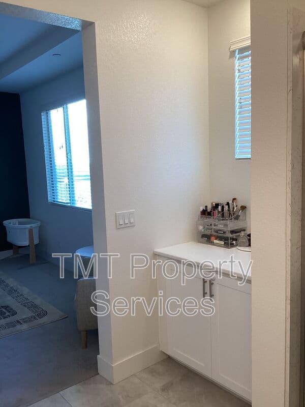 Sacramento House: 3759 Po River Way
