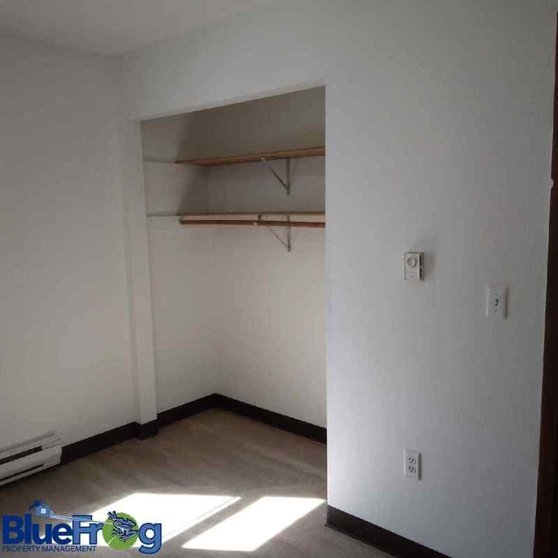 Suring Condo: 406 North Barkman Street - 4