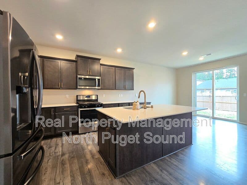 Granite Falls House: 9814 Hawkins Ave