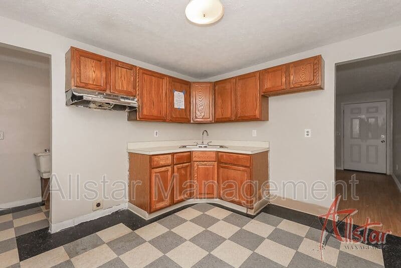 Lorain House: 1321 Massachusetts Ave