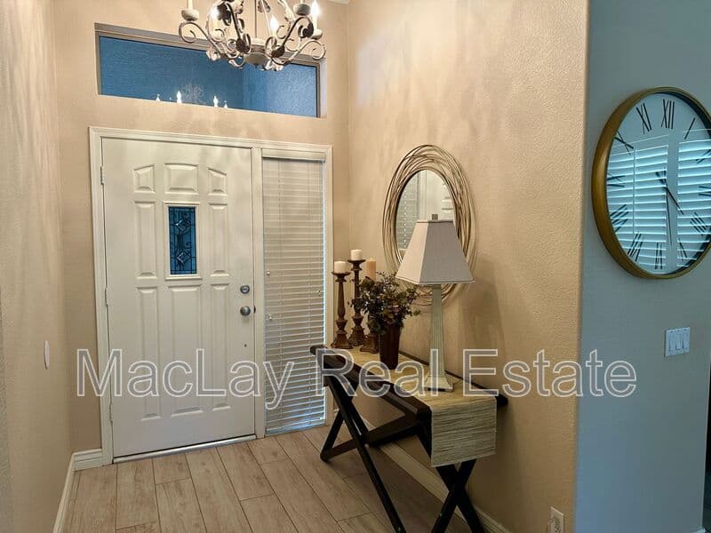 Sun Lakes House: 23724 S Pleasant Way