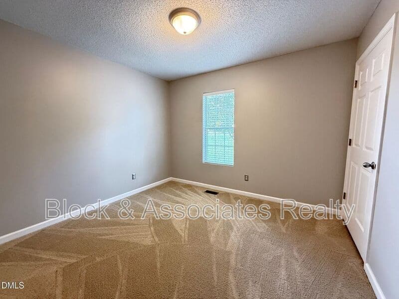 Wake Forest House: 610 E Jones Avenue