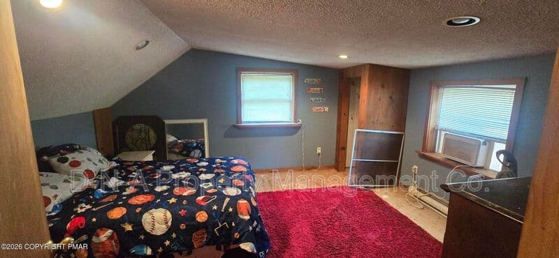 East Stroudsburg House: 135 Little Creek Lane