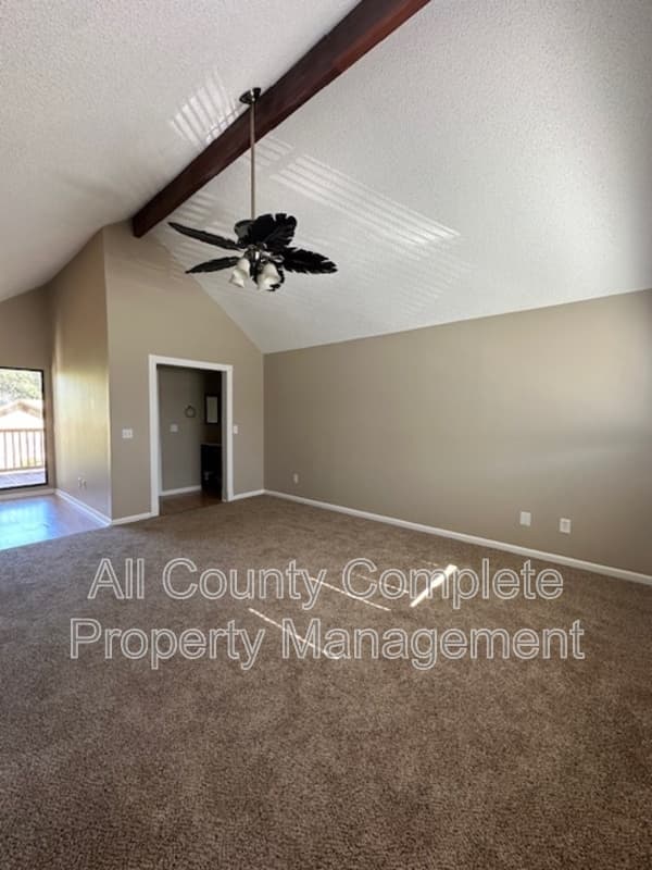 Jacksonville House: 6653 Periwinkle Drive