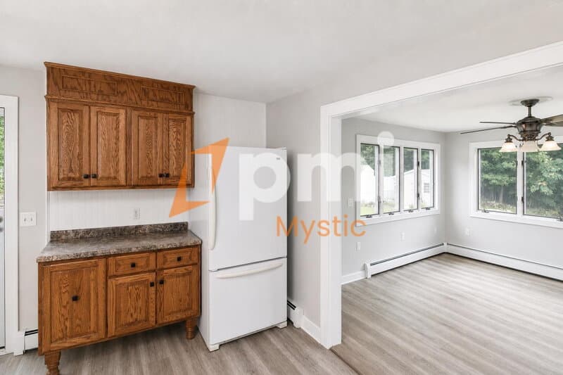 Mystic House: 90 Nantucket Dr