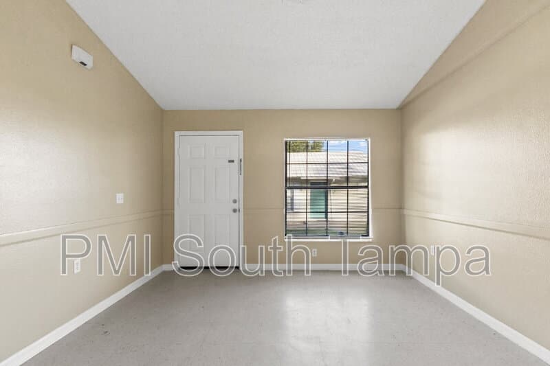 Dade City House: 9926 U.S. 98