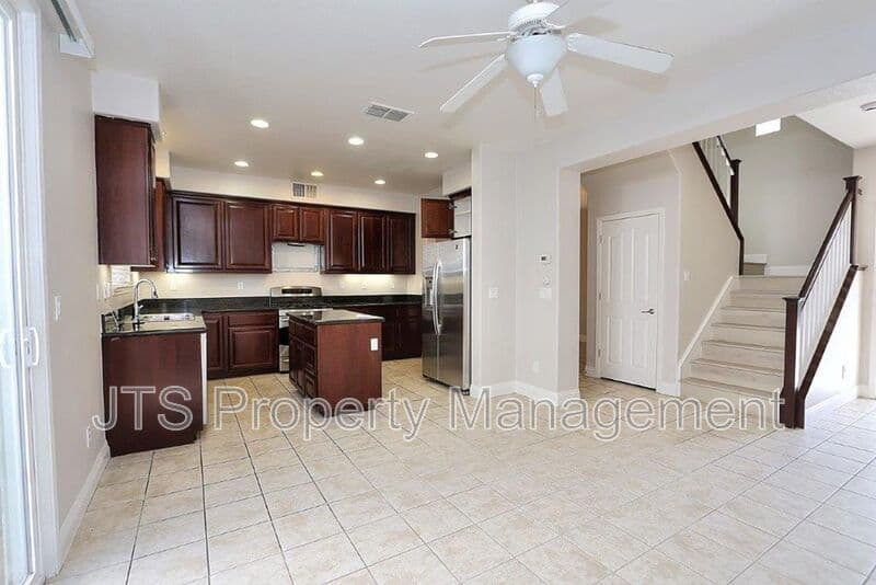 Sacramento House: 5424 Washoe Street