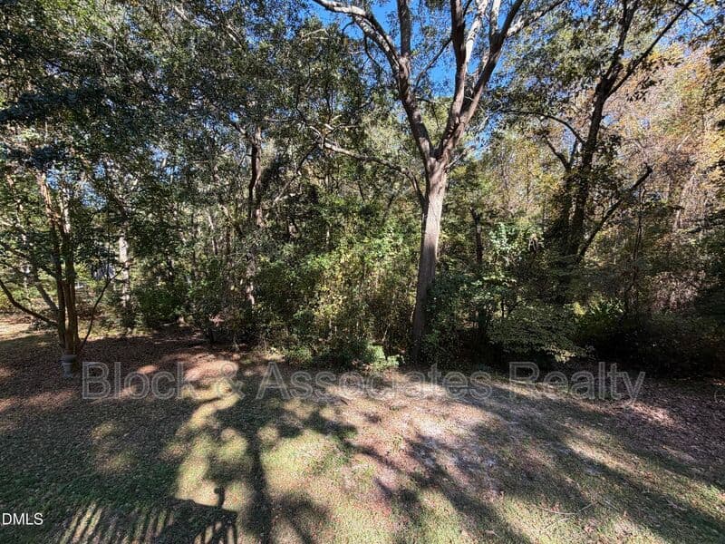 Benson House: 144 Peach Orchard Dr