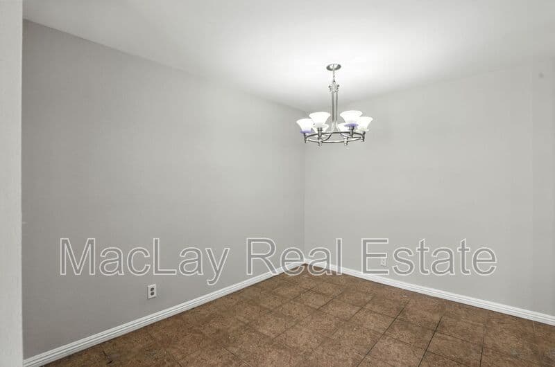 Scottsdale House: 8055 E. Thomas Rd.