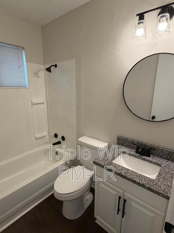 Little Rock House: 8 Glendale Drive