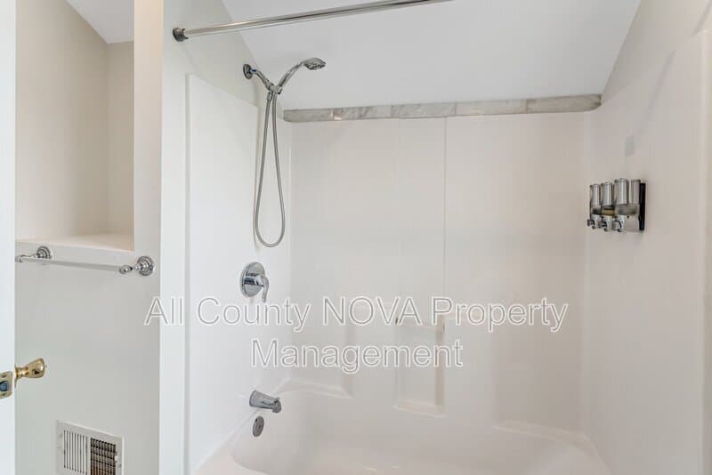 Manassas Condo: 8753 Signal Hill Rd