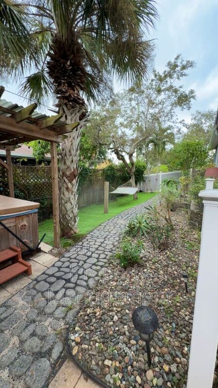 Bonita Springs House: 11652 PAWLEY AVE