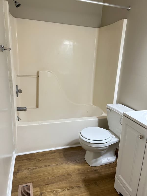 Piedmont House: 103 Kenmore Drive