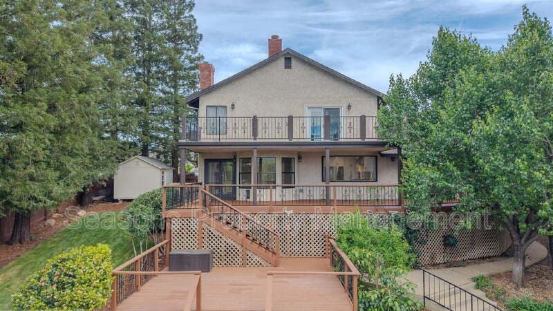 Redding House: 1688 El Capitan Dr