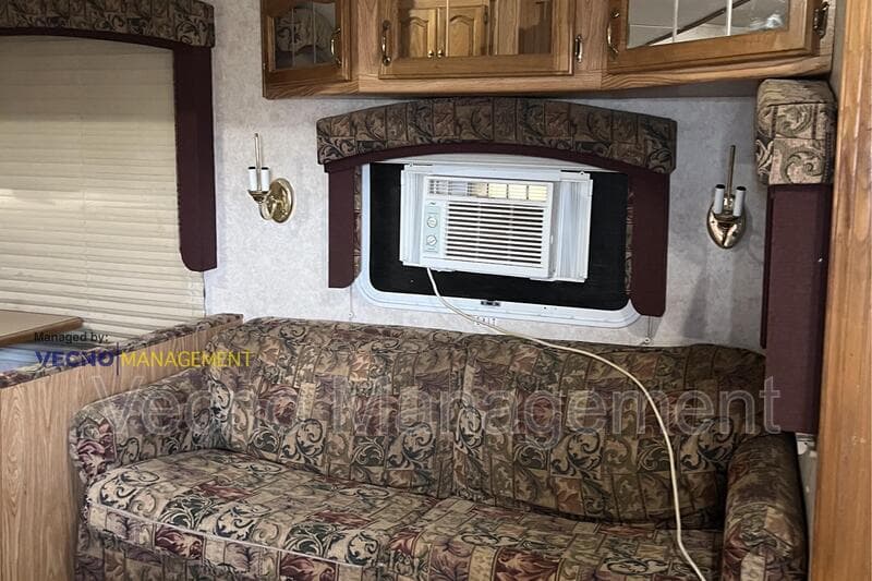 Pearsall House: 1819 County Road 1001 - 101