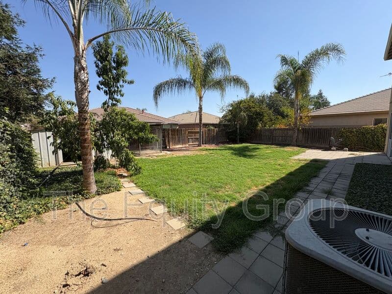 Visalia House: 3116 W Buena Vista
