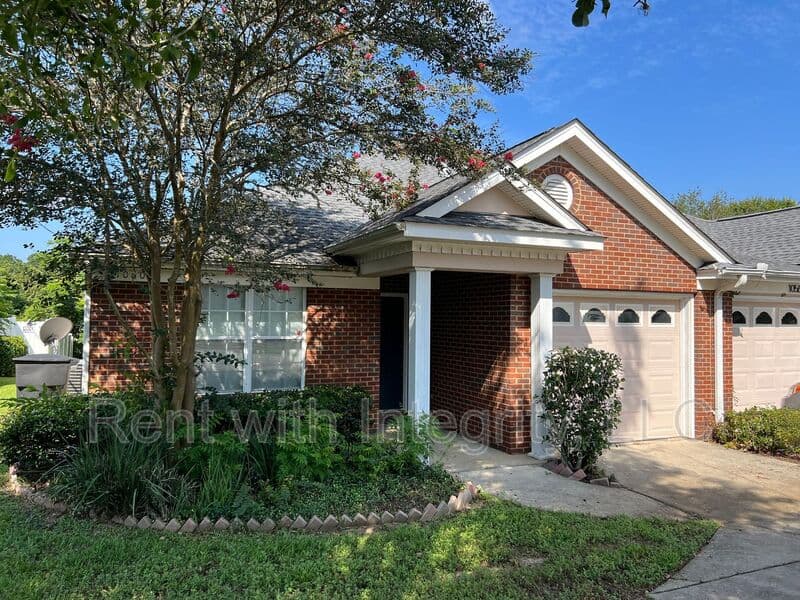 Tallahassee House: 1060 Kingdom Drive