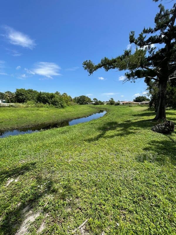 North Port House: 3365 Avanti Circle