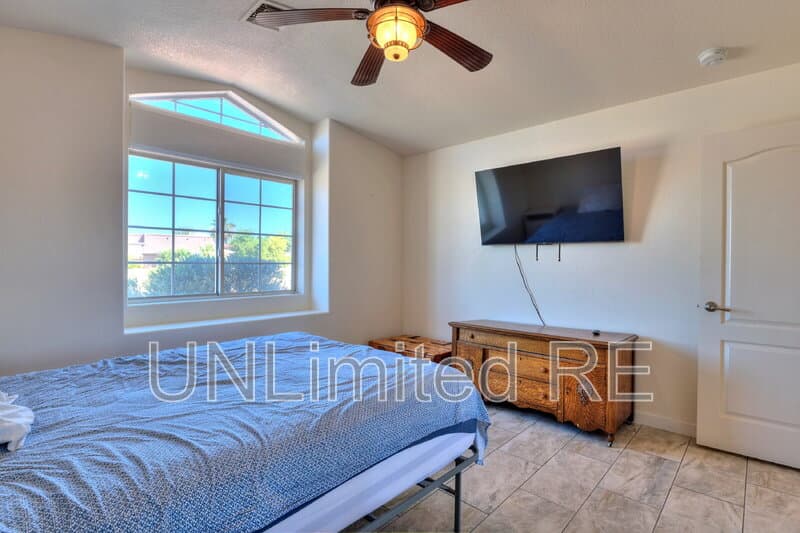 Lake Havasu City House: 304 Acoma Blvd S