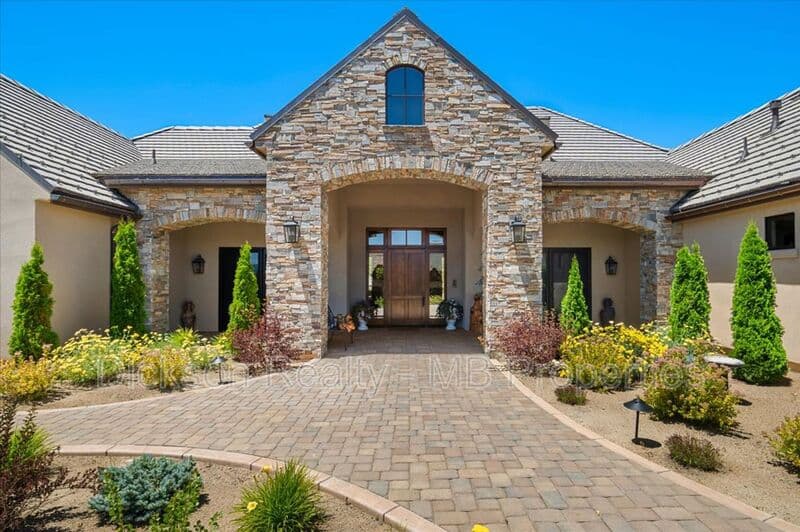 Reno House: 6645 De Chardin Lane