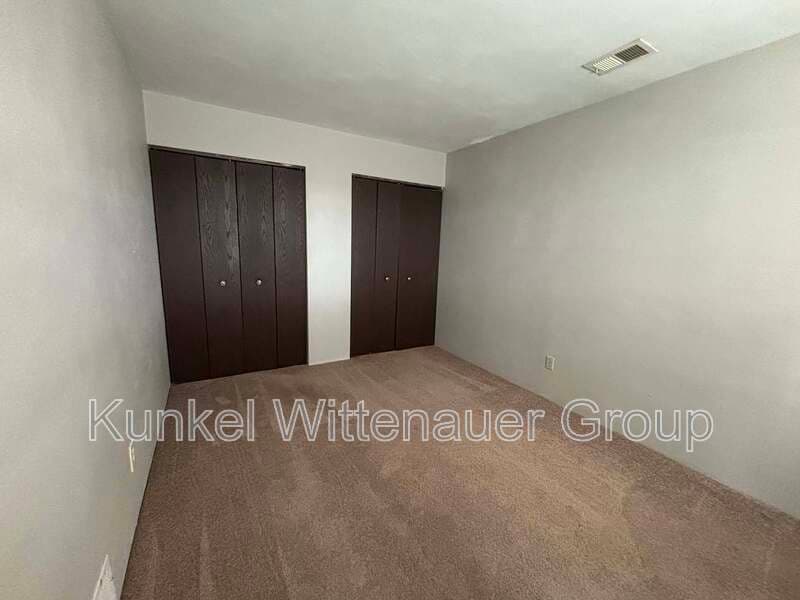 O'Fallon Condo: 419-8 Ponderosa Ave