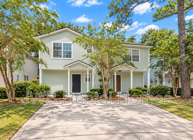 Atlantic Beach Townhome: 79 W 5th St
