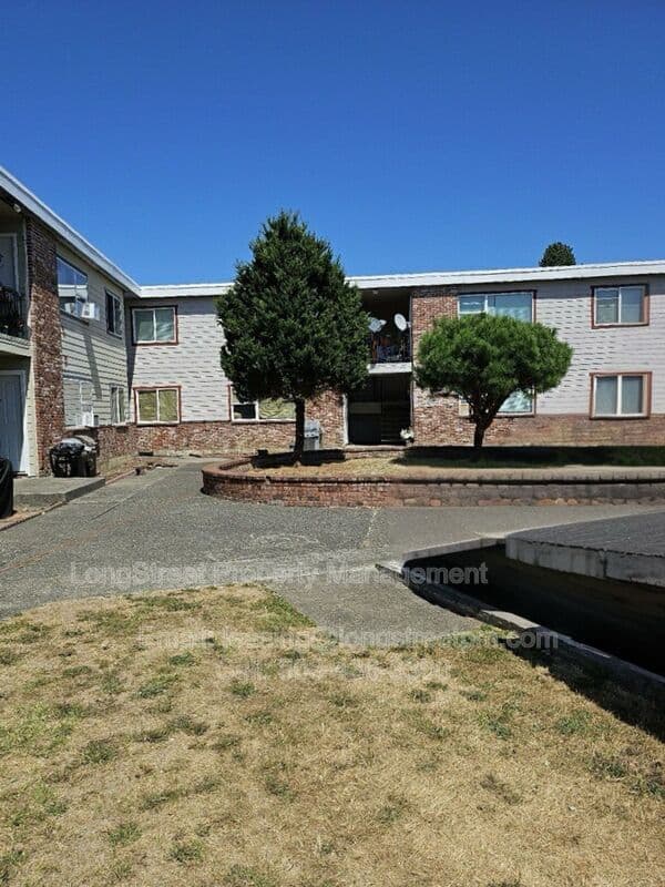 Portland Apartment: 780 NW Joy Ave