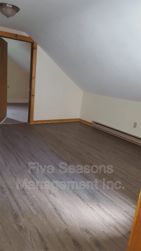 Burlington Condo: 80 Chase Street