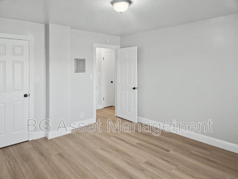 Oakland Condo: 480 Crescent Street