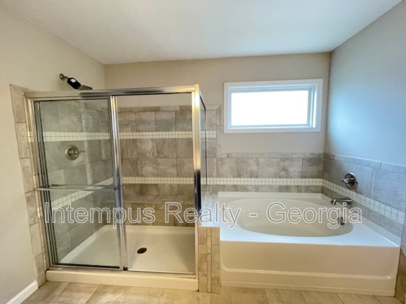 Powder Springs House: 3816 Thackary Dr