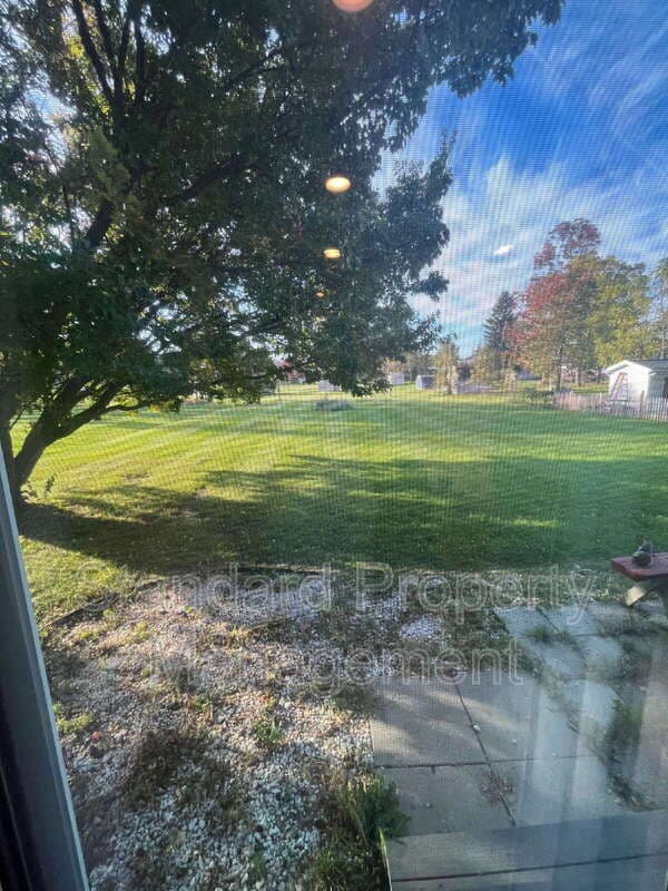 Rochester House: 43 Applewood Drive