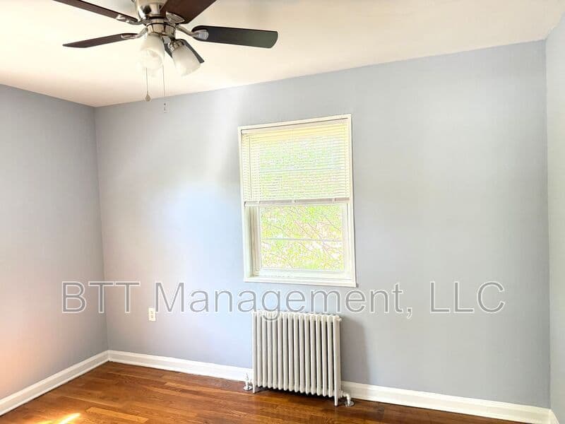Brentwood Condo: 4013 38th St
