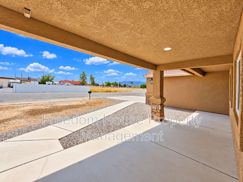 Pahrump House: 410 East Bellville Road