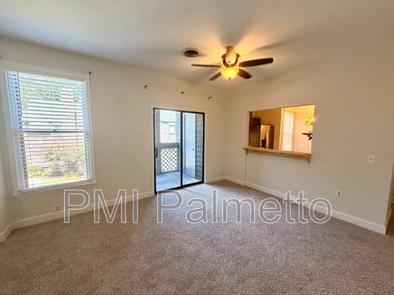 Columbia House: 3923 West Buchanan Drive