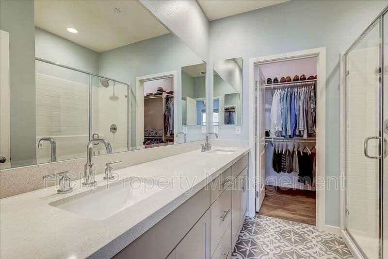 Lake Forest House: 303 Limestone