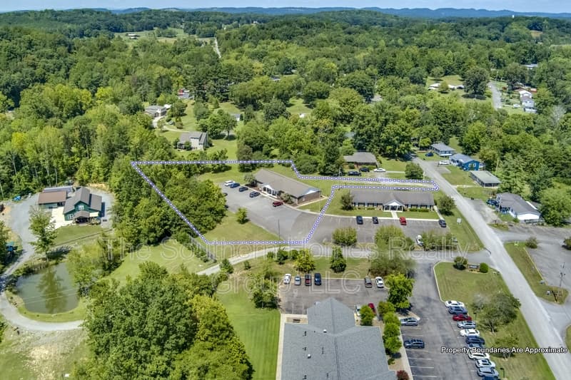 Etowah House: 305 Grady Road - 1