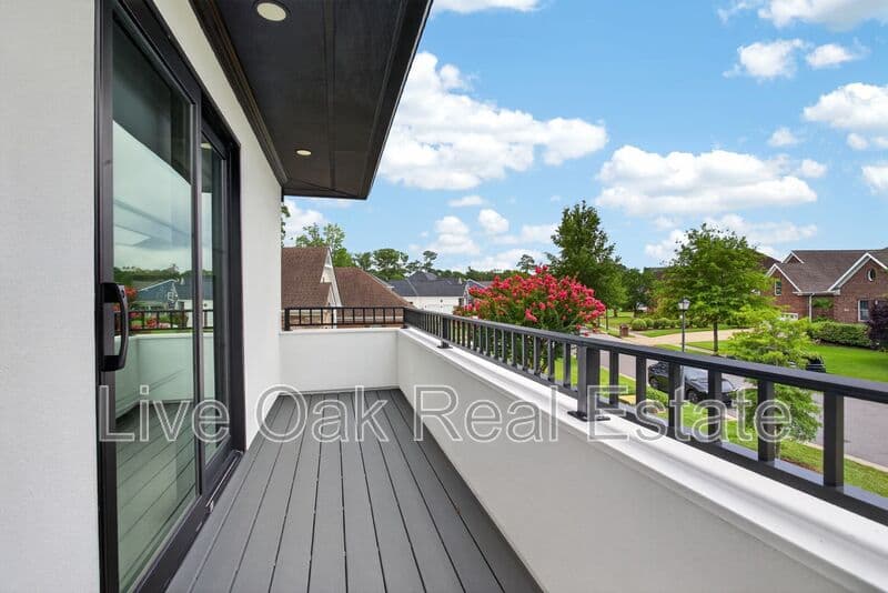 Virginia Beach House: 1316 Lambeth Lane