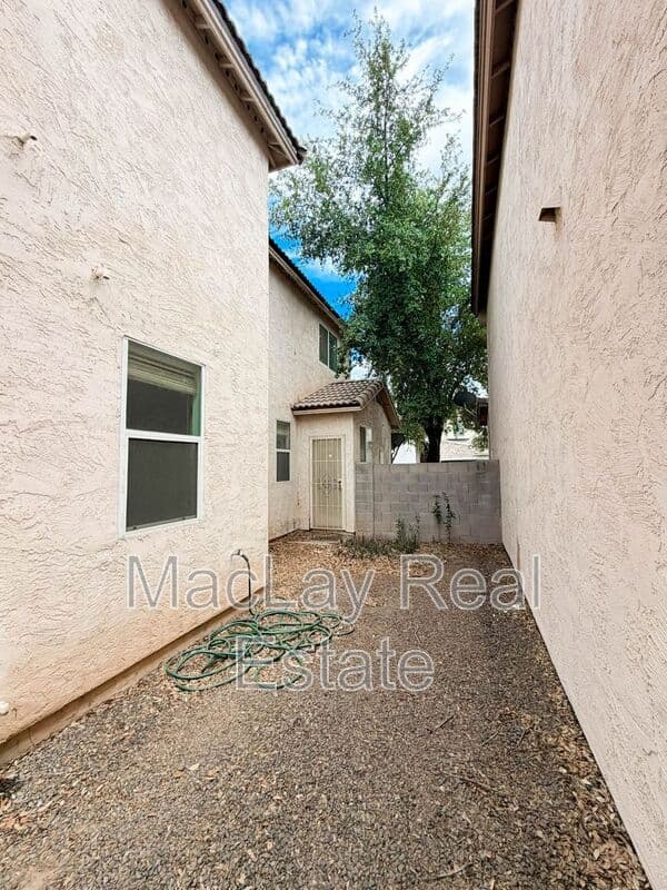 Phoenix House: 5216 W Albeniz Pl
