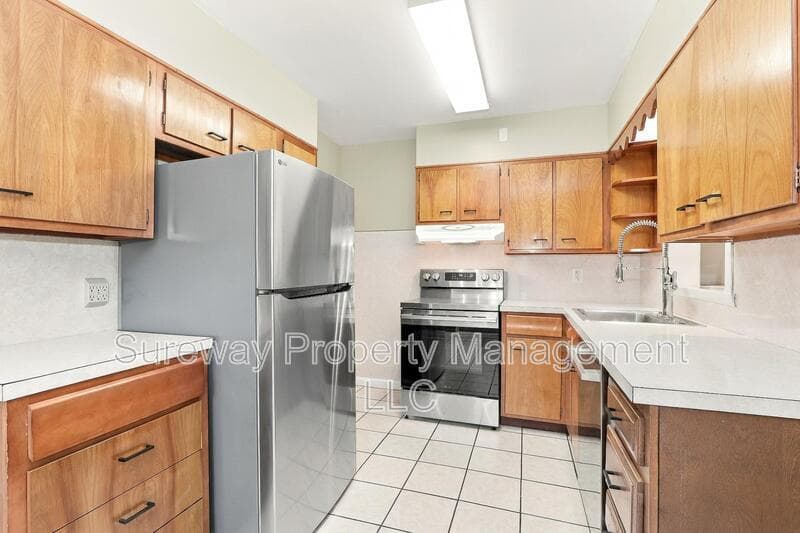 Ardmore House: 2515 Belmont Ave