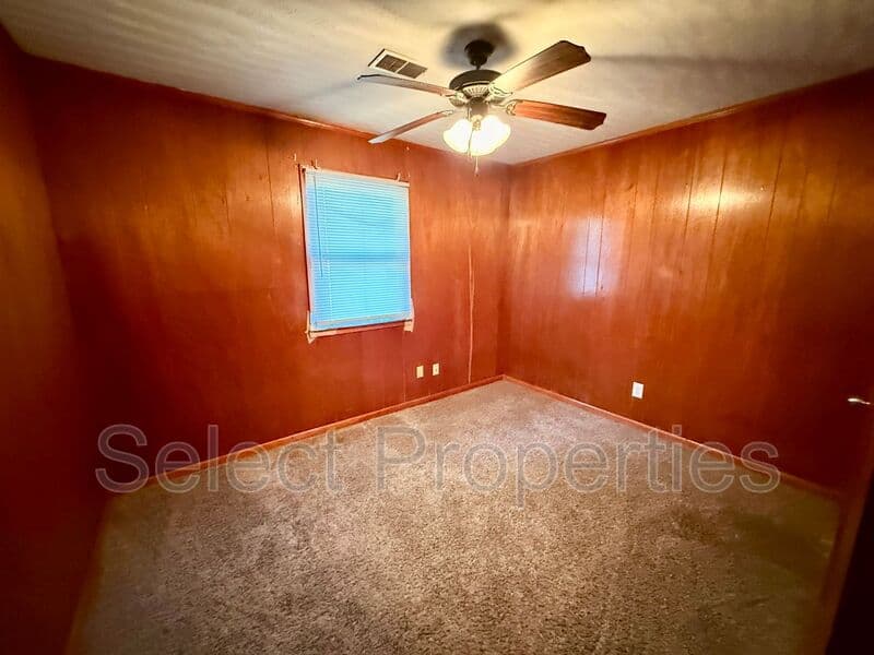 Jonesboro House: 2103 Brazos