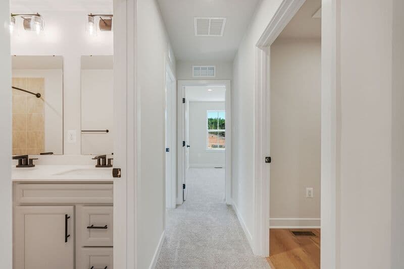 Fredericksburg House: 1400 Crested Iris Drive