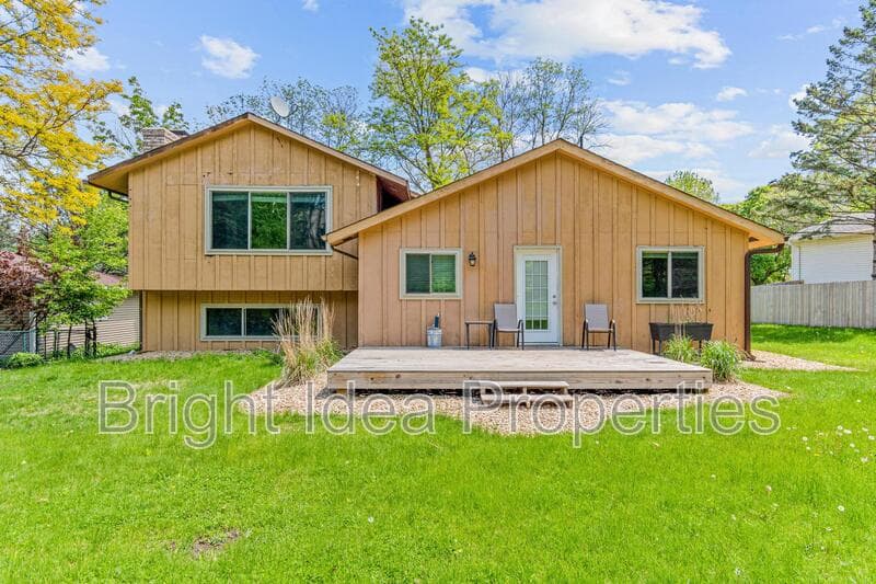 Woodbury House: 1716 Evergreen Drive