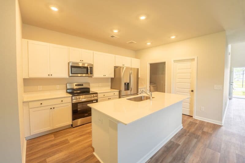 Bloomingdale House: 142 Geranium Way