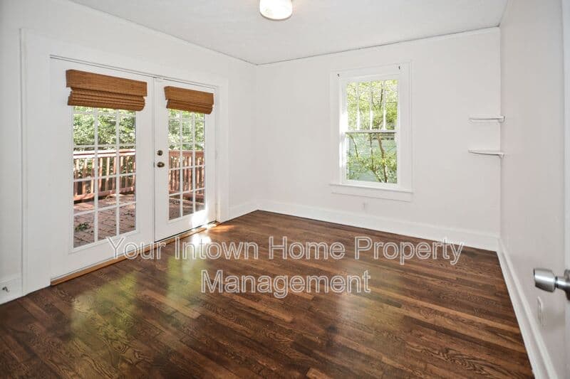Atlanta House: 1420 Beatie Ave Sw