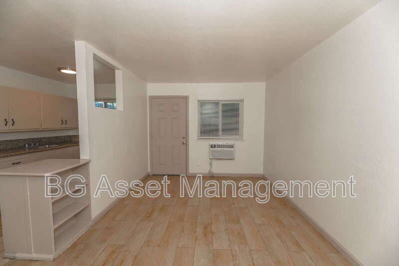 Sacramento Condo: 728 Darina Avenue