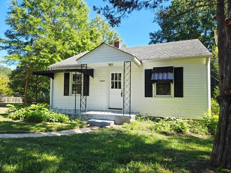 Burlington House: 1403 Durham St
