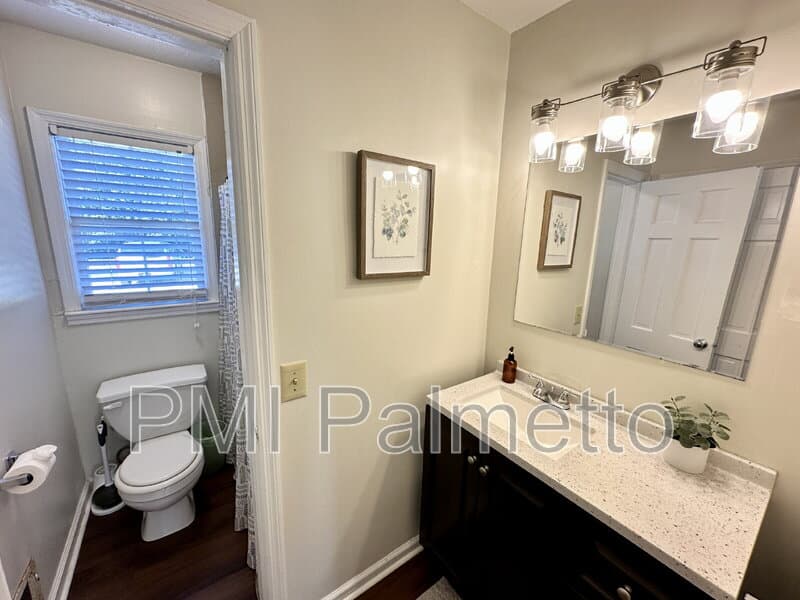 Columbia Condo: 2405 Duncan Street