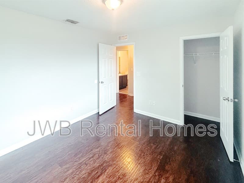 Jacksonville House: 3038 Rayford St