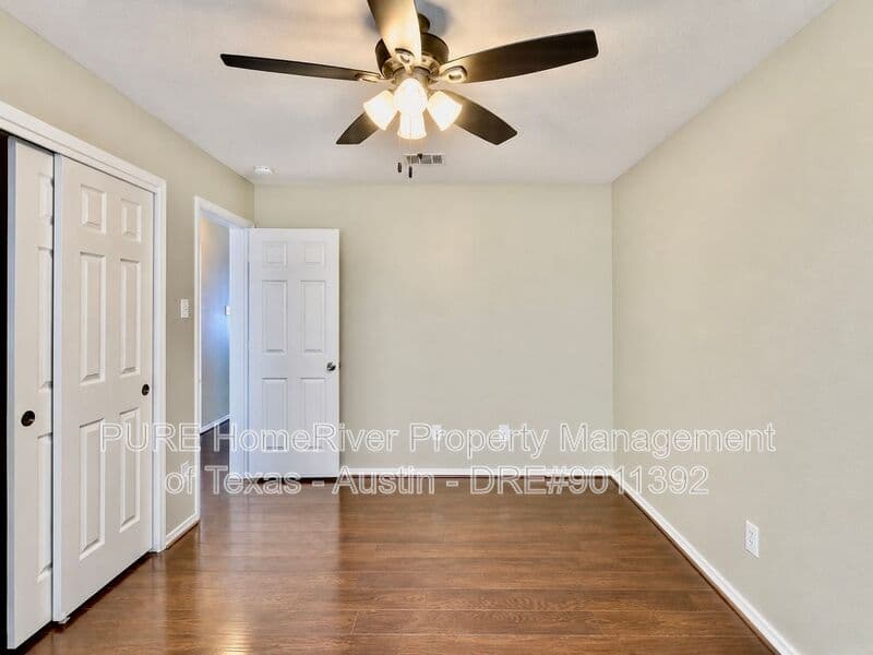 Round Rock House: 932 Monadale Trl