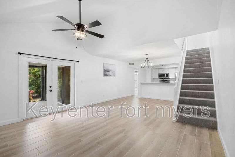 Fort Myers House: 6213 Timberwood Cir